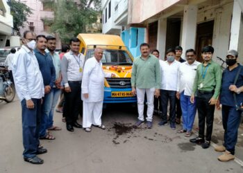 माजी आमदार शिरीष चौधरी यांच्या हस्ते कॅश पिकअप व्हॅनचा शुभारंभ