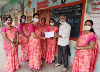 शहादा येथे सर्व शिक्षा अभियानांतर्गत पुस्तके वाटप