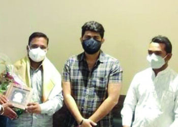 कोरोना संकट काळातील डॉक्टर,परिचारिकांचे कार्य कौतुकास्पद -ऍड.राम रघुवंशी