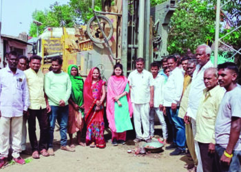 मालदा, धजापाणी येथे हातपंपाचे भुमिपूजन आदिवासी उपयोजनेंतर्गत उपाययोजना, जि.प.अध्यक्षांची उपस्थिती