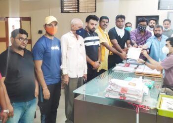 नवापूर तहसिलकार्यालयासमोर आघाडी सरकारच्या विरोधात दिल्या घोषणा