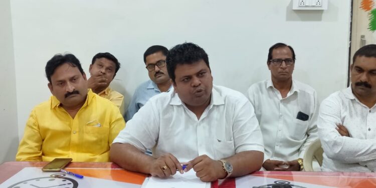 पक्षविरोधी कारवाया करणार्‍या तिघांची राष्ट्रवादीतुन हकालपट्टी : डॉ.अभिजीत मोरे