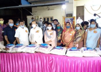 तळोदा येथे पालकमंत्र्यांच्या हस्ते खावटी कीटचे वाटप