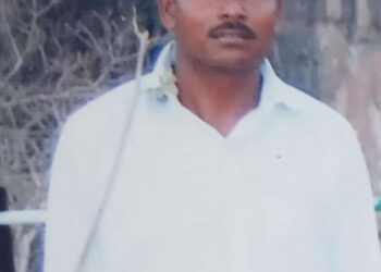 दुबार पेरणीच्या नैराश्यातून शेतकर्‍यांची आत्महत्या