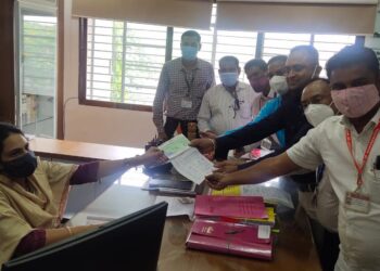 पूरग्रस्तांच्या मदतीसाठी नंदुरबार जिल्हा महसूल कर्मचारी संघटनेतर्फे ५१ हजाराची मदत