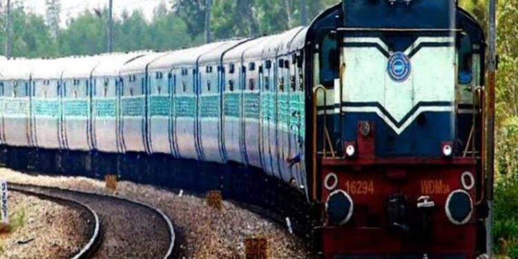 जळगाव-भुसावळ रेल्वे मार्गाच्या तांत्रिक कामामुळे ३० गाड्या रद्द