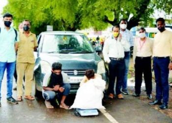 नंदुरबार येथील करण चौफुली येथून स्विफ्ट कारमधून पाच किलो सुका गांजा जप्त, दोघांना केली अटक