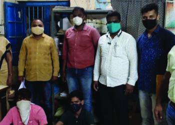 हॉटेलमधुन ३५ बिअरचे बॉक्स चोरणार्‍या दोघांना अटक, दोन जण फरार, मुद्देमालासह चारचाकी जप्त