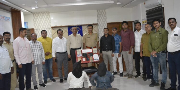 नकली सोने विकणारी राजस्थानची टोळी गजाआड, साडे सहा लाखांची रोकड जप्त