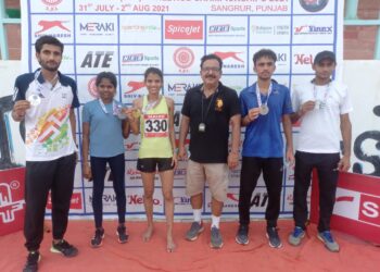 नॅशनल फेडरेशन कप अँथलेटिकस चैंपियनशिप धावण्याच्या शर्यतीत खर्डी येथील  रिंकी पावरा हिने पटकाविले सिल्व्हर पदक