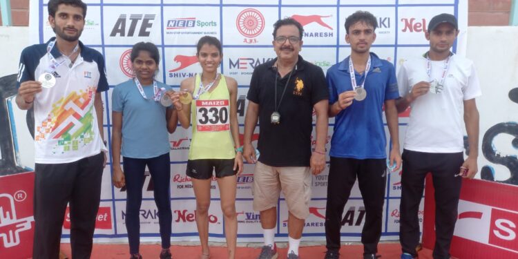 नॅशनल फेडरेशन कप अँथलेटिकस चैंपियनशिप धावण्याच्या शर्यतीत खर्डी येथील  रिंकी पावरा हिने पटकाविले सिल्व्हर पदक