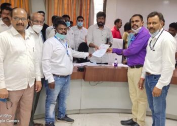 प्रहार संघटनेच्यावतीने शिक्षण राज्यमंत्री बच्चुकडू यांना विविध मागण्यांचे निवेदन