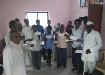 रजाळे ग्रामपंचायतीतर्फे 18 दिव्यांगांना पाच टक्के निधी वाटप