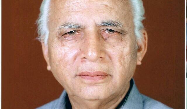 आठवणीतले दादासाहेब : राजकारणातील भिष्म पितामह स्व.बटेसिंगभैया रघुवंशी