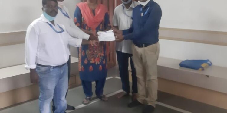 शिक्षकांच्या प्रलंबित मागण्यांसाठी प्रहार संघटनेच्या वतीने खा.डॉ.हिना गावीत यांना निवेदन