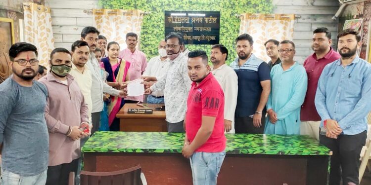 नवापूर पालिकेच्या कार्यालयात २७ ऑगस्ट रोजी नियोजन शून्य कारभार व सफाई कामगारांच्या प्रश्नासाठी  भाजपातर्फे ‘ कचराफेक ‘ आंदोलन