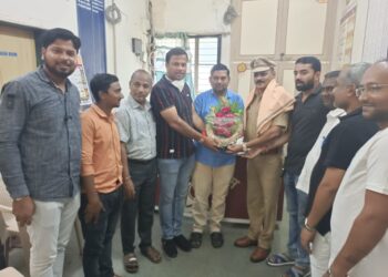 राष्ट्रवादीच्या कार्यकर्त्यांनी नूतन पो.नि केलसिंग पावरा यांची भेट घेऊन मांडल्या तालुक्यातील समस्या