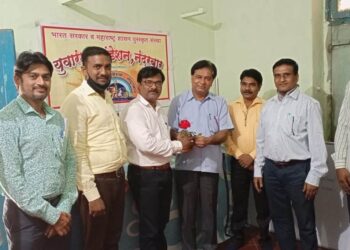 ग्राहक हिताच्या कार्याला प्राधान्य द्या-विकास महाजन