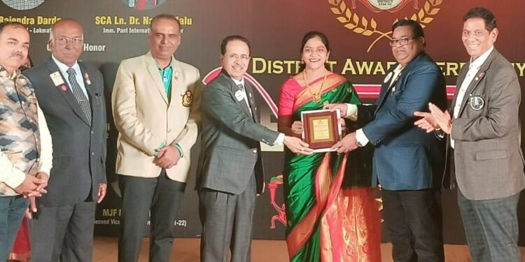 लायन्स फेमिना क्लबचा आठ पुरस्कारांनी गौरव समाजकार्याचा झाला उचित गौरव