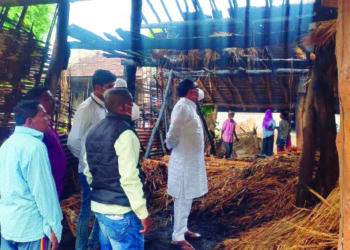 रायंगण येथे आगीत शेतकऱ्याचे मोठे नुकसान