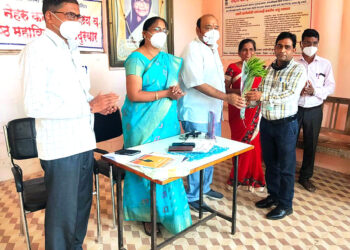 प्रा.सरदार पावरा यांना कर्तृत्वान शिक्षक पुरस्कार