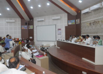 शिक्षण विभागाने टोल गोळा करण्याचे फर्मान काढण्याऐवजी गुणवत्ता वाढीसाठीचे फर्मान काढा : जि. प.सदस्य भरत गावीत यांनी सुनावले खडे बोल