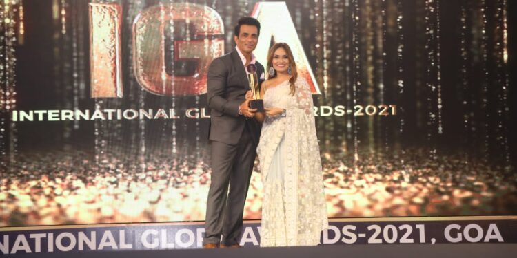 प्रा.ॲड.मोनिका मीना यांना आंतरराष्ट्रीय ग्लोरी अवॉर्ड