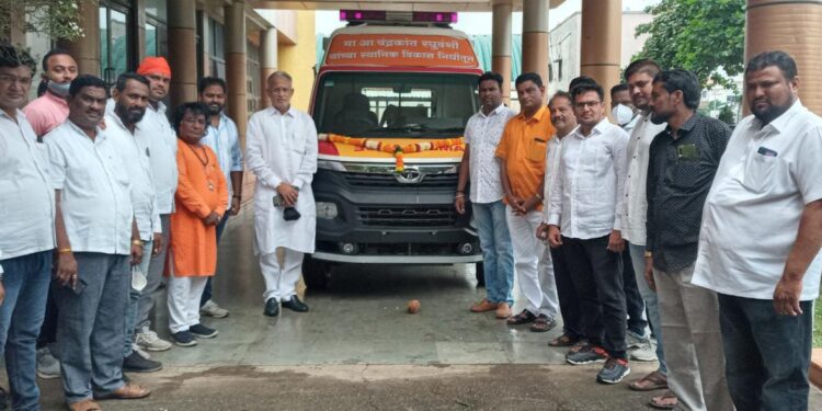 माजी आ. चंद्रकांत रघुवंशी यांच्या हस्ते कार्डियाक ॲम्बुलन्सचे लोकार्पण,  संभाव्य तिसऱ्या लाटेची दक्षता; रुग्णांना मिळतील तात्काळ उपचार