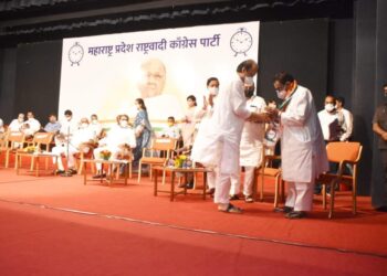 दोंडाईचा येथील माजी मंत्री हेमंत देशमुख यांची राष्ट्रवादीत घरवापसी