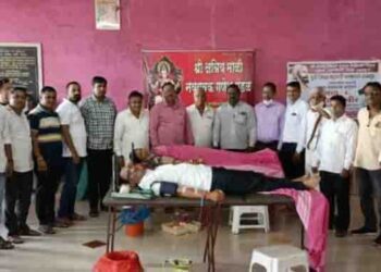 तळोदा येथील क्षत्रिय माळी समाज नवं युवक गणेश मंडळातर्फे आयोजित शिबिरात १४५ दात्यानी केले रक्तदान