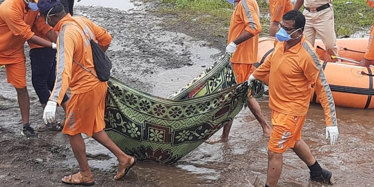 प्रकाशा येथे तापी पात्रात वाहून गेलेल्या राज सामूद्रेचा मृतदेह दोन दिवसानंतर सापडला