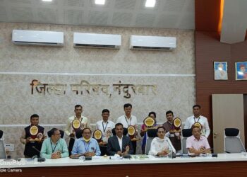 शिक्षकांनी विद्यार्थ्यांना संकल्पना समजवणारे शिक्षण द्यावे: मुख्य कार्यकारी अधिकारी रघुनाथ गावडे, जिल्हा शिक्षण पुरस्काराचे वितरण