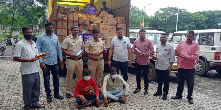 खापर येथे साडे तेवीस लाखाच्या अवैध विदेशी मद्यासह, ३८ लाखाचा मुद्देमाल जप्त, दोघांना अटक, राज्य उत्पादन शुल्क भरारी पथकाची कारवाई