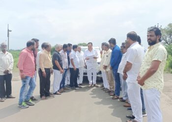 शहादा तालुक्यातील सुसरी धरणाचा प्रश्न मार्गी लावण्याबाबत माजी आ.उदेसिंग पाडवी यांचे जलसंपदा मंत्र्यांना निवेदन