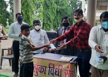 तळोदा तालुक्यात विधी सेवा समितीच्या वतीने  कायदेविषयक मार्गदर्शन शिबिर