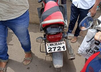 पोलीसांच्या तत्परतेमुळे लंपास झालेल्या दोन दुचाकी १५ मिनिटात सापडल्या