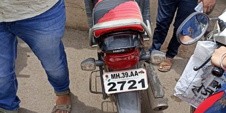 पोलीसांच्या तत्परतेमुळे लंपास झालेल्या दोन दुचाकी १५ मिनिटात सापडल्या