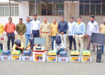 जिल्हा परिषदेच्या शाळांमध्ये चोरी करणारी टोळी जेरबंद,  ३ लाख ७२ हजार रुपये किमतीचा मुद्देमालासह तिघांना अटक, स्थानिक गून्हे अन्वेषण विभागाची कारवाई