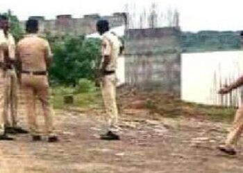 प्रकाशा येथे तापी पूलावरुन एका महिलेने घेतली उडी