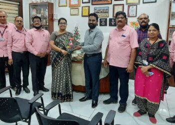 उपक्रमशील शाळेला विशेष कार्यकारी अधिकारी यांची सदिच्छा भेट