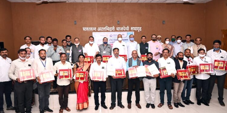 रोटरी नंदनगरीतर्फे गुणवंतांचा सत्कार