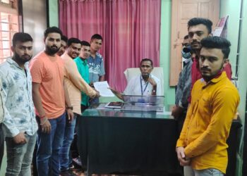 भोई गल्लीपासून मंगळ बाजारापर्यंत घाणीचे साम्राज्य रस्त्याची दुर्दशा, पालिकेडून साफसफाई होत नाही नागरीक हैराण : तीव्र आंदोलन छेडण्याचा इशारा