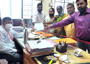 कंत्राटी मजुर ठेका पद्धत कायमस्वरुपी बंद करा भ्रष्टाचार विरोधी जनआक्रोश संघटनेतर्फे निवेदन