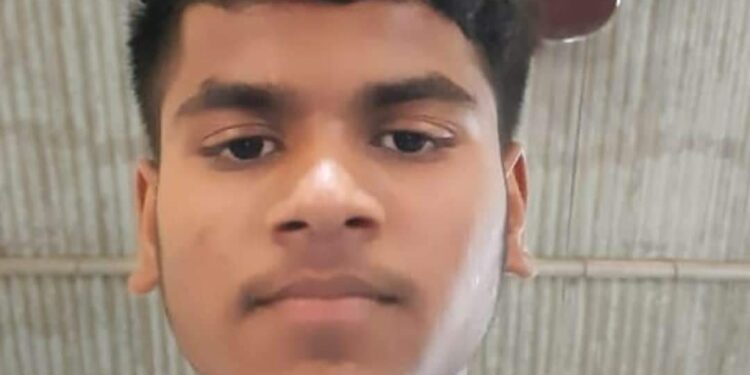 नवापूर तालुक्यातील धनराट येथे दहावीत शिकणारा आश्रम शाळेच्या विद्यार्थ्यांचा मृत्यू ; नातेवाईकांचा आक्रोश