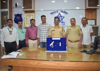 लोणखेडा येथे अल्पवयीन बालकाकडुन अवैध गावठी बनावटीचे पिस्टल व जिवंत काडतुस जप्त, स्थानिक गुन्हे अन्वेषण शाखेच्या पथकाची कारवाई