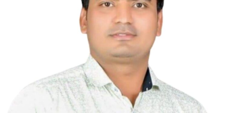 राज्यस्तरीय आदर्श युवक महाराष्ट्र युथ आयडॉल समाजरत्न पुरस्काराने डॉ.राकेश पाटील सन्मानीत