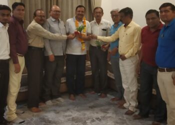 शहादा तालुका पत्रकार संघाच्या अध्यक्षपदी राजेंद्र अग्रवाल तर सचिवपदी प्रा. नेत्रदीपक कुवर यांची पुनर्निवड