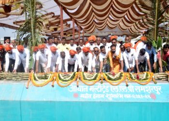 आयान साखर कारखान्याच्या गाळप हंगामास प्रारंभ बारा लाख टन गाळपाचे उद्दिष्ट, वीज निर्मिती प्रकल्प सुरू