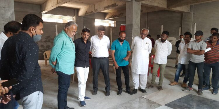 पालिकेच्या नूतन वास्तूचे बांधकाम प्रगतिपथावर; माजी आ.चंद्रकांत रघुवंशी यांच्याकडून पाहणी