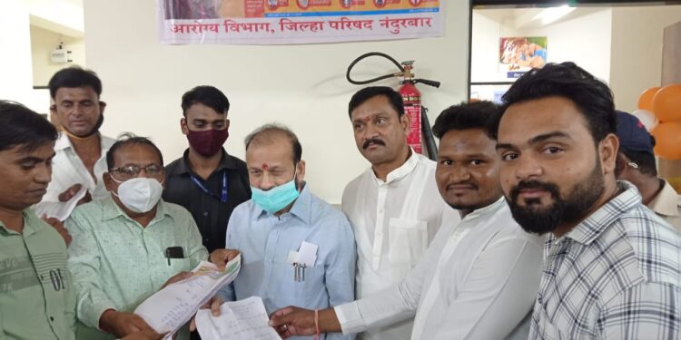 बोरद लाखापुर रस्त्यावरील नाल्यावर पूल व्हावा- पं.स.सदस्य- चंदन पवार